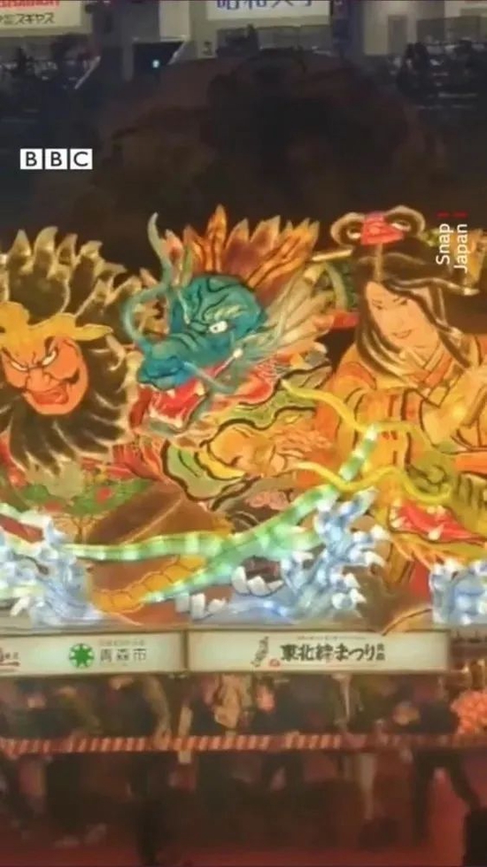 有日本网友提出，BBC发布的视频中一幕实为“青森佞武多祭典”的画面  图：社交媒体截屏