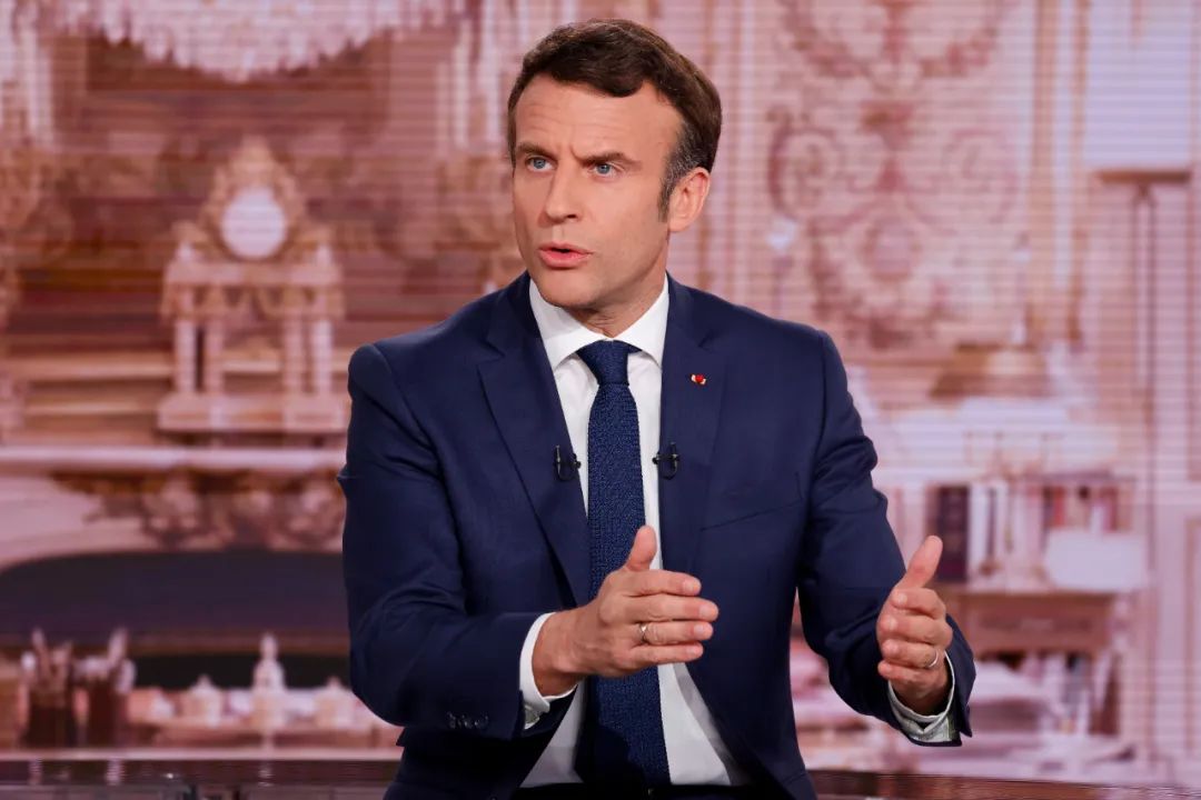 当地时间4月6日，法国巴黎附近，法国大选将至，法国总统马克龙参加电视节目。/IC photo