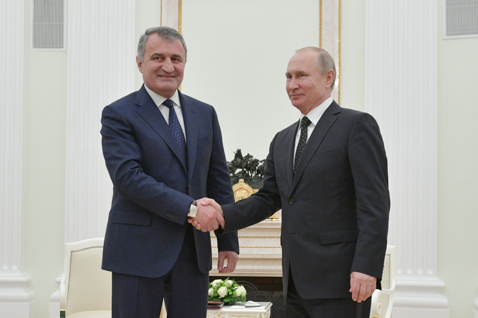 2019年3月6日，南奥塞梯领导人阿纳托利·比比洛夫与普京会面。图自俄媒