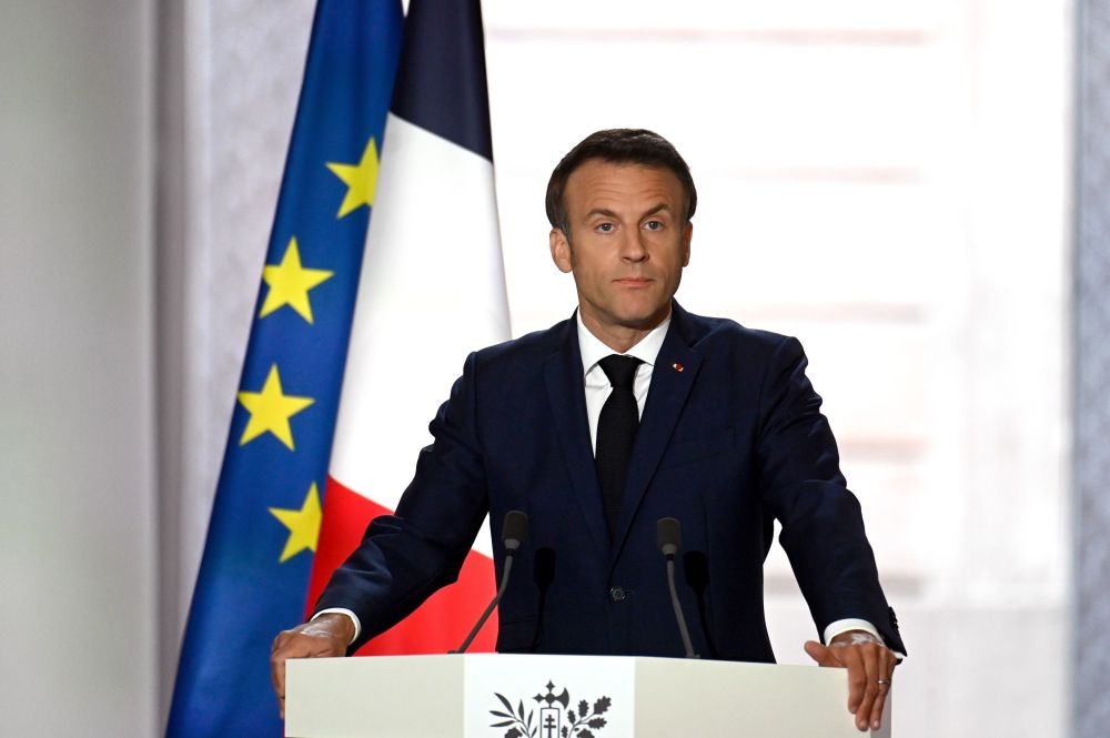 5月7日，在法国巴黎爱丽舍宫，法国总统马克龙在就职典礼上致辞。（新华社发，朱利安·马蒂亚摄）
