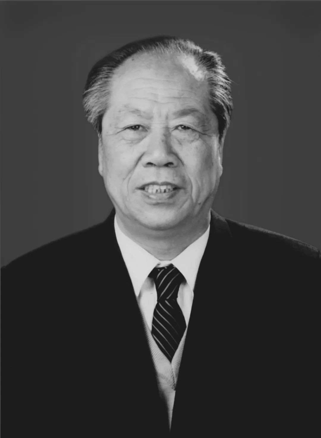 著名机械动力学家、哈尔滨工业大学原校长黄文虎院士逝世