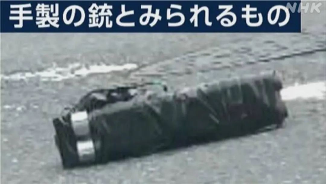 嫌疑人枪击安倍所用的自制枪支。图片来源：日本放送协会报道截图