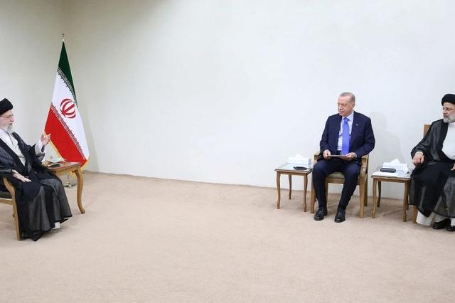 埃尔多安与莱希和哈梅内伊会谈（图源：伊朗最高领袖办公室）