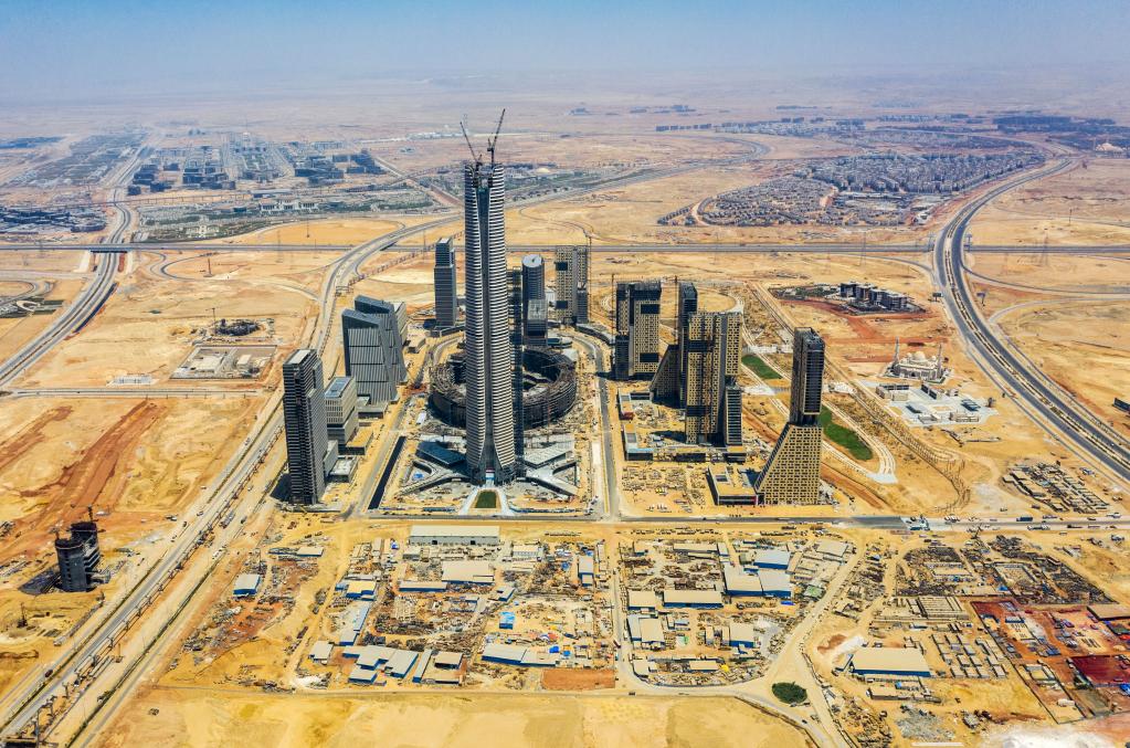 这是2022年8月17日拍摄的埃及新行政首都中央商务区项目现场。新华社发（中建埃及供图）