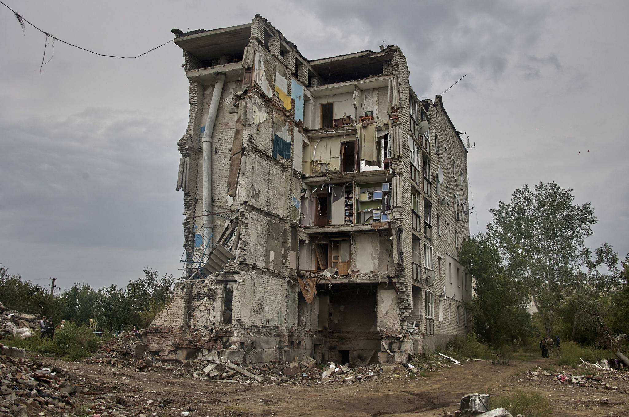 俄乌战争中被炮火摧毁的居民建筑  图源：澎湃影像