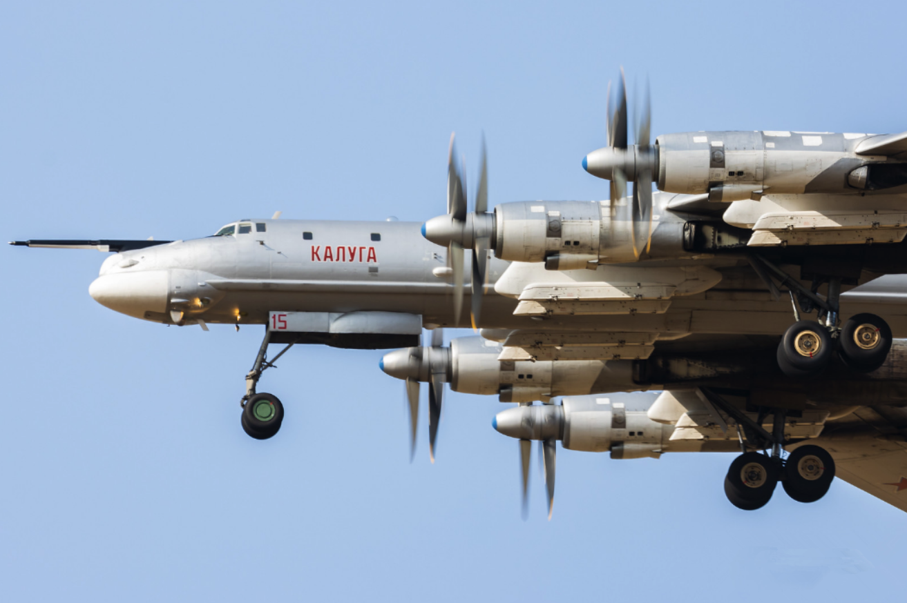 升级后的图-95MS战略轰炸机能够携带俄新型核巡航导弹Kh-102。
