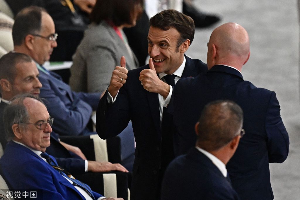 法国总统马克龙十分兴奋。