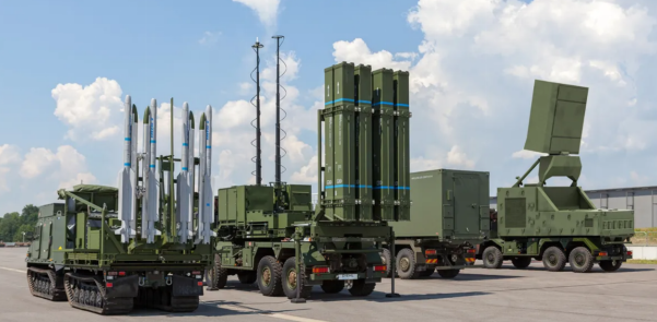德国已经向乌克兰提供IRIS-T SLM防空导弹系统。