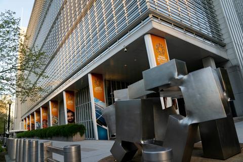 这是2022年4月20日在美国华盛顿拍摄的世界银行总部。新华社记者刘杰摄