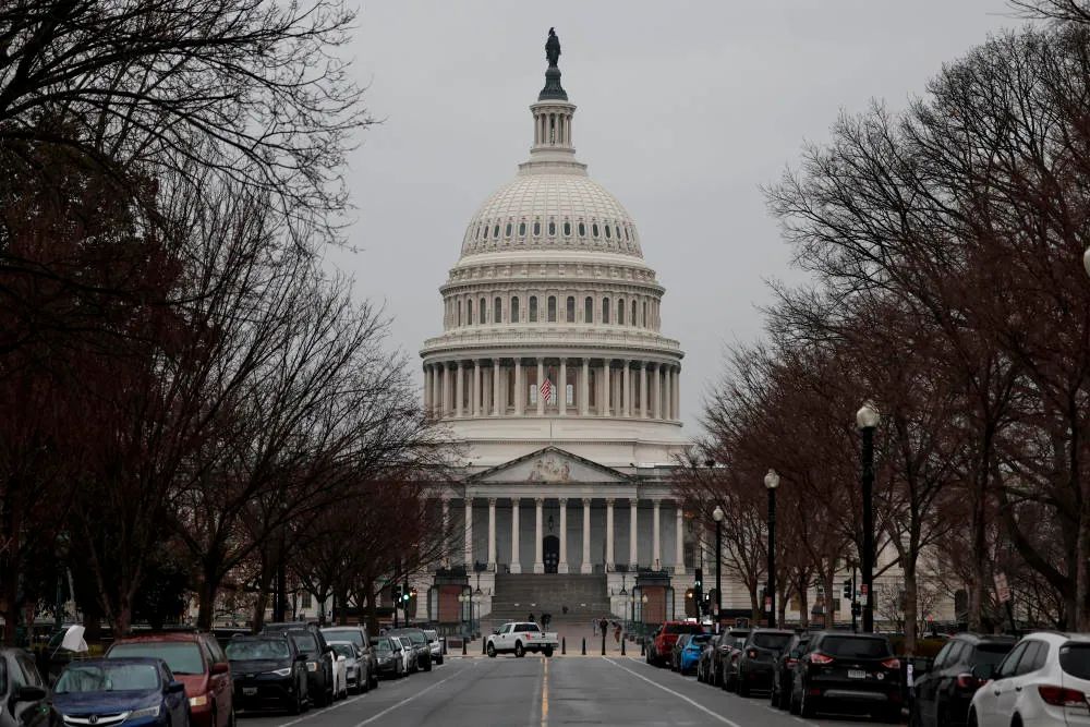 这是1月19日在美国首都华盛顿拍摄的国会大厦。新华社发（沈霆 摄）