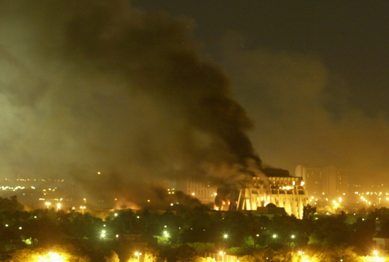 2003年，被美军轰炸后的伊拉克总统府。