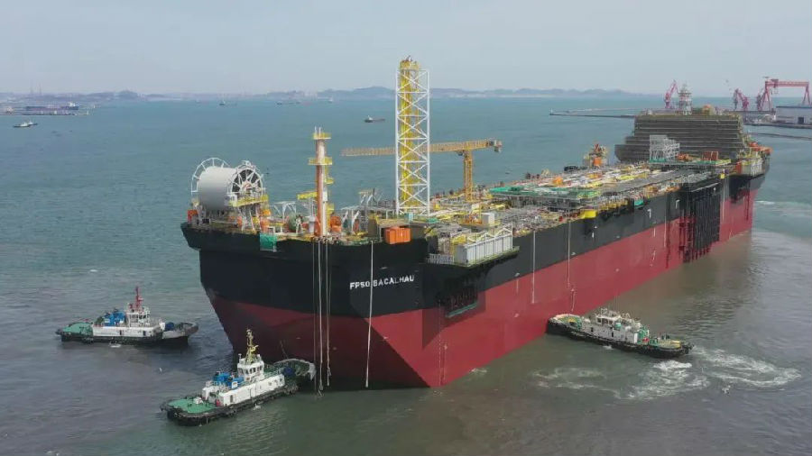 中国船舶集团新型浮式生产储油船出坞 物量规模和尺度参数创世界之最