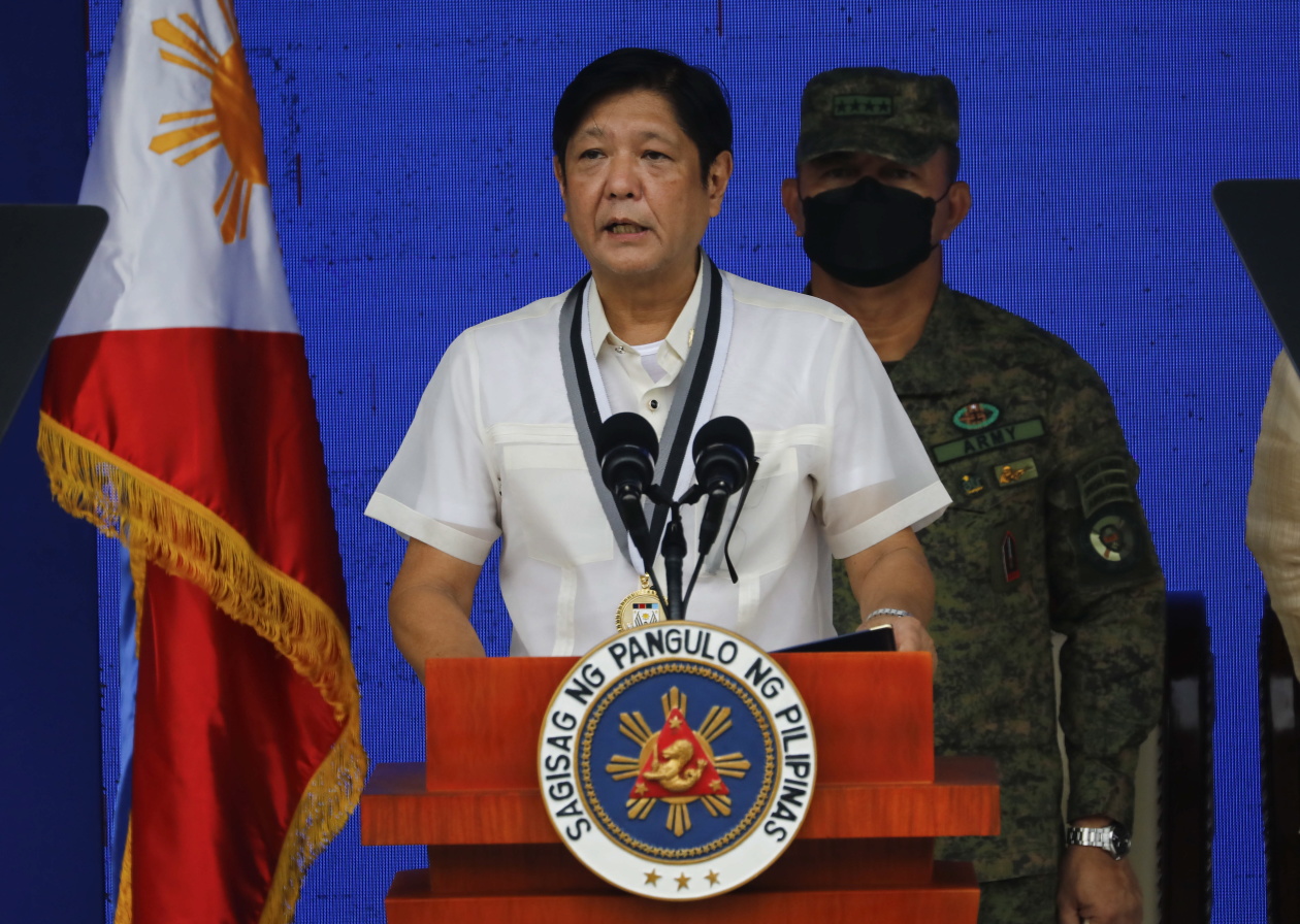 菲律宾总统：菲中关系不只是有关南海争端
