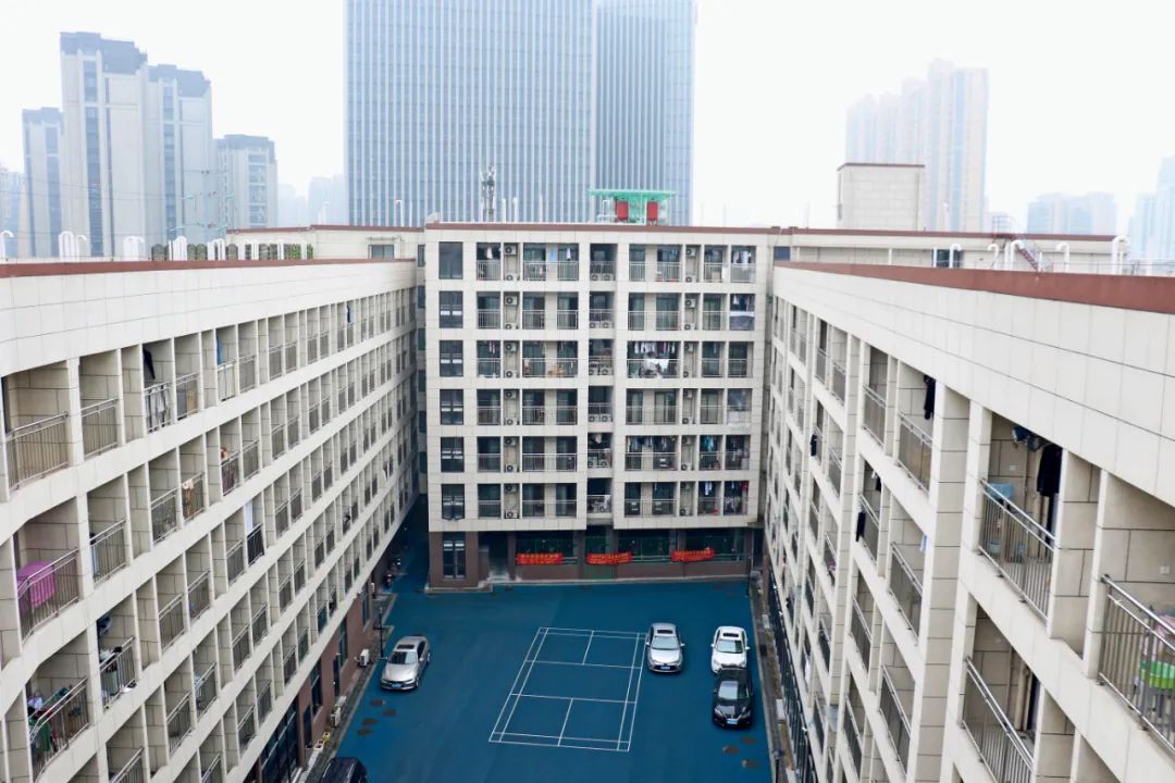 1月25日，浙江杭州市的一处保障性租赁住房小区。图/中新