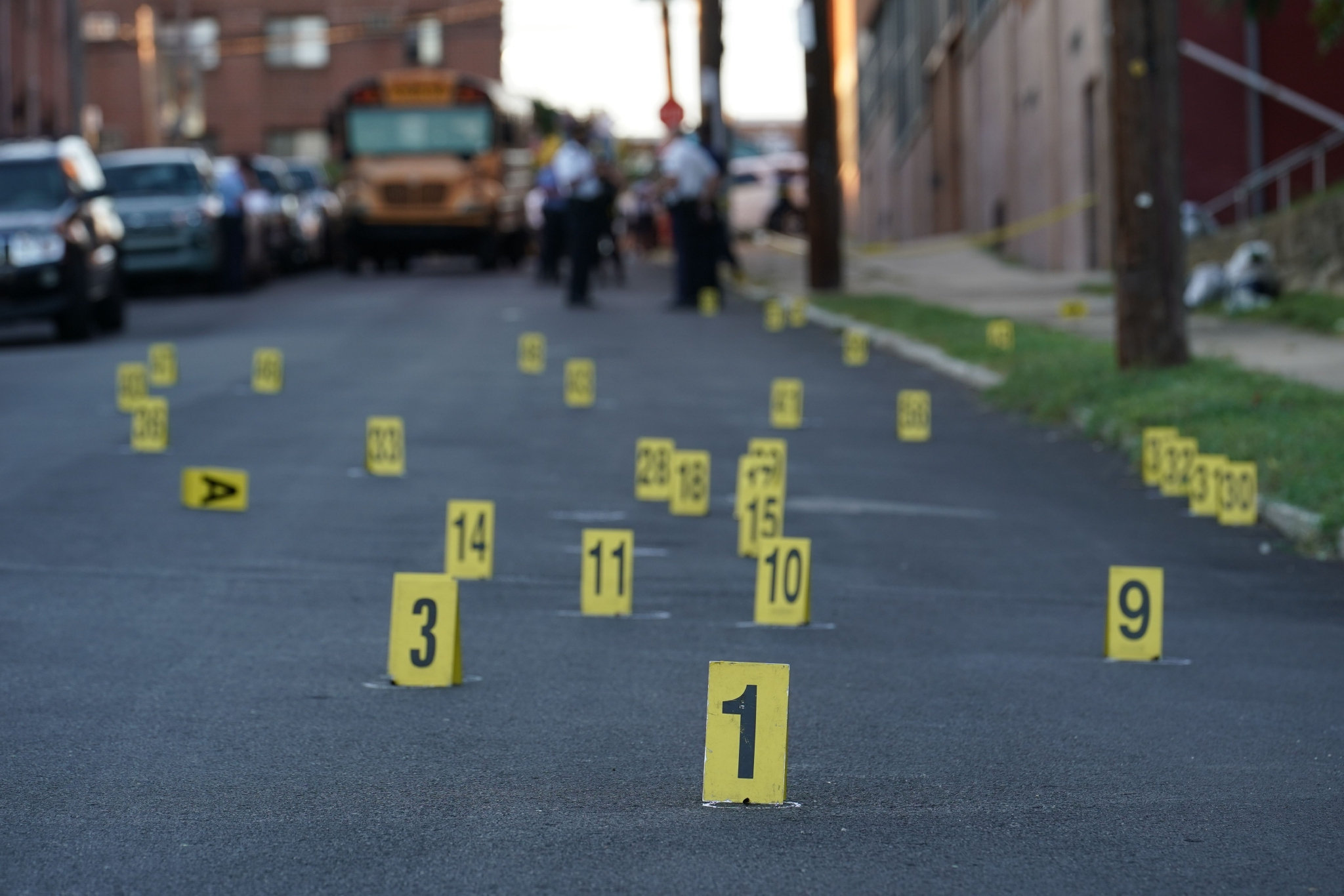 美国现“血腥周末”：全美大规模枪击致4人死亡30人受伤