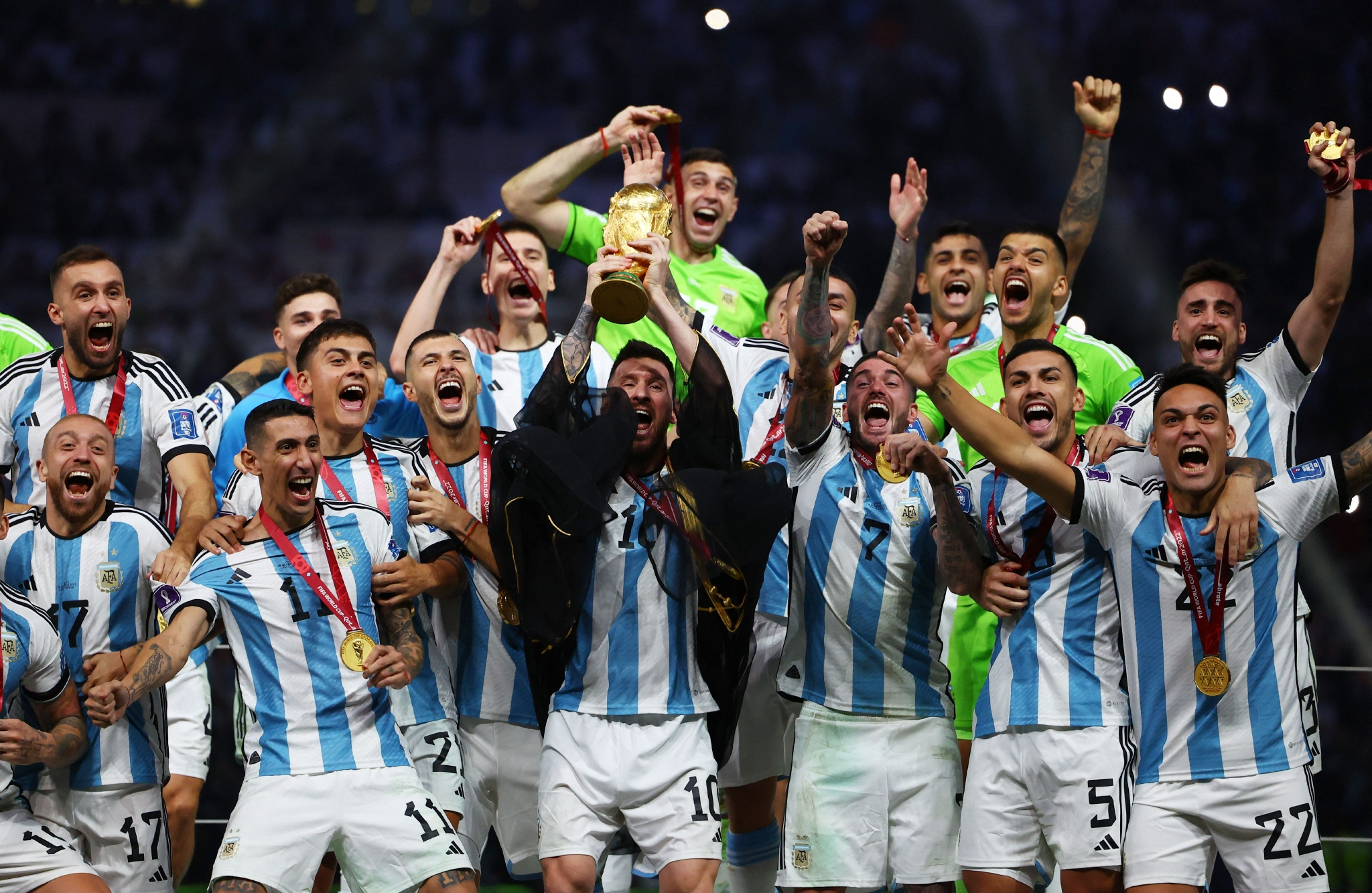 阿根廷捧杯