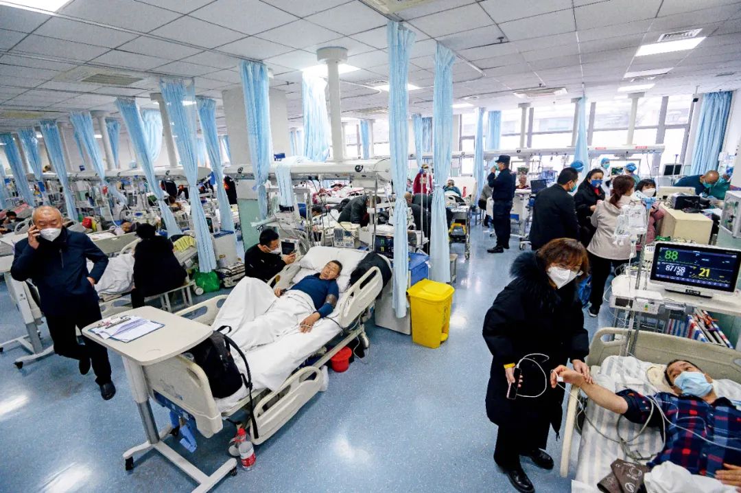 1月9日，山西太原市，白求恩医院重症医学科内的患者。图/澎湃影像